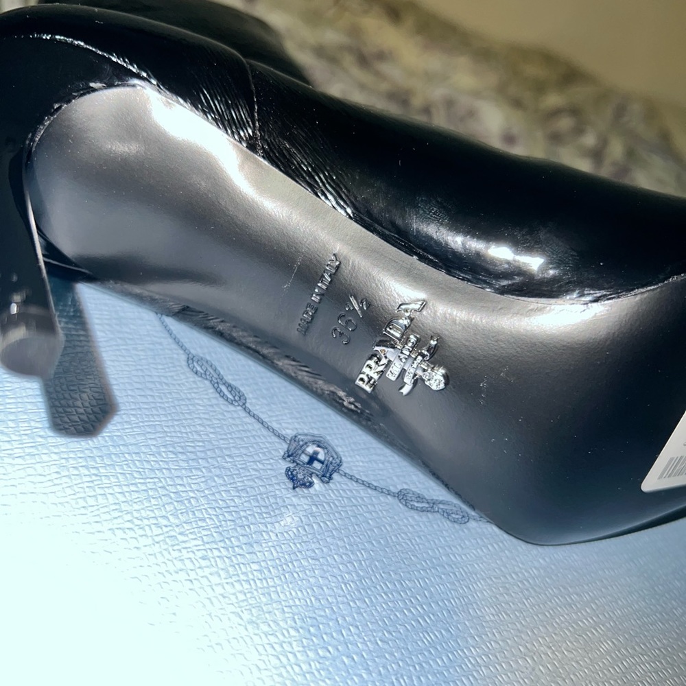 Prada - Picture 6 of 6